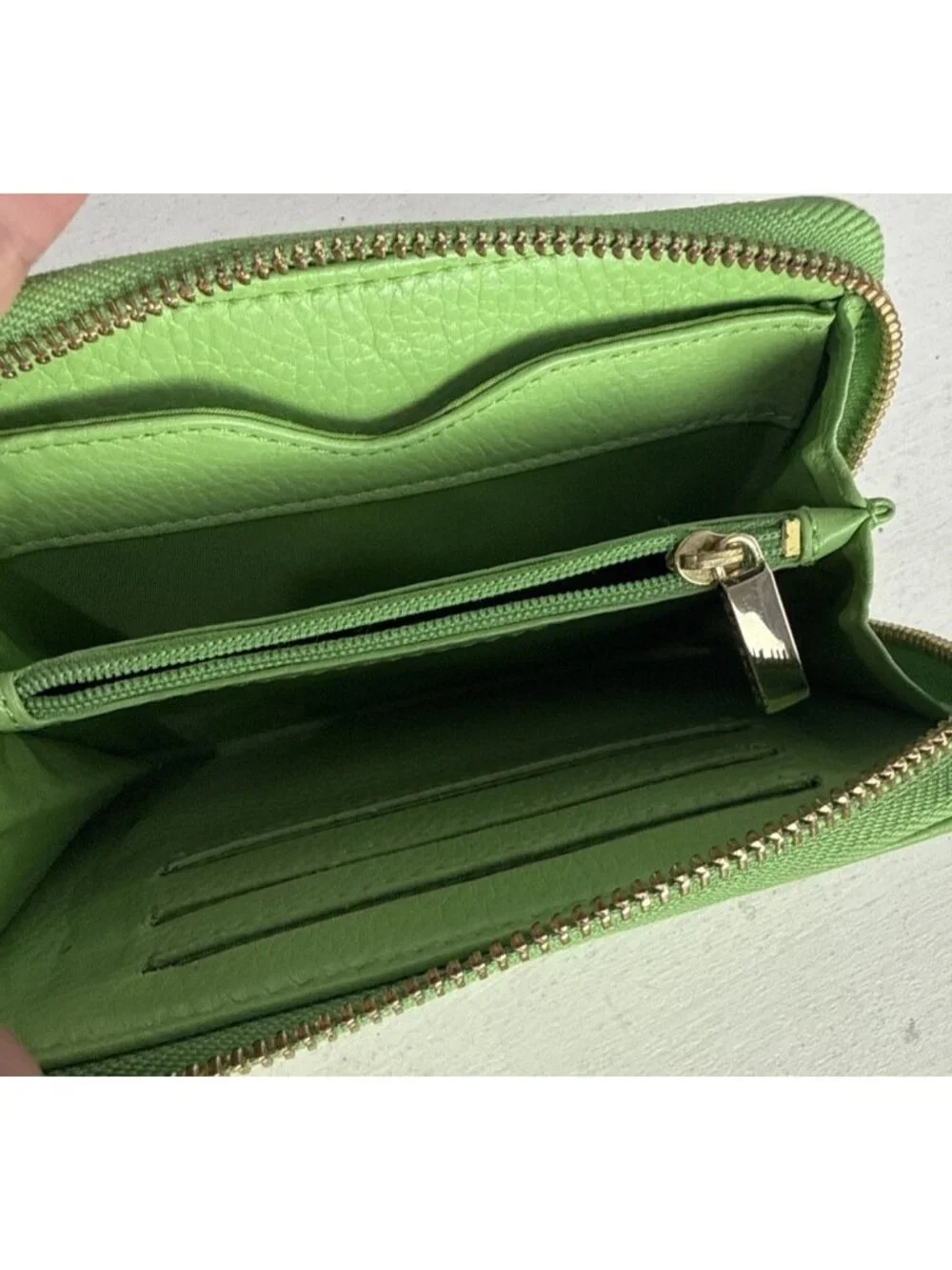 Tory Burch Green Zip-Around Wristlet Womens Wallet with Logo & Credit Card